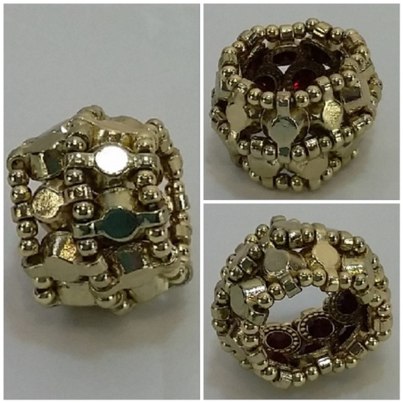 Multi Stone Ring. Goldentone band - Picture 5 of 8